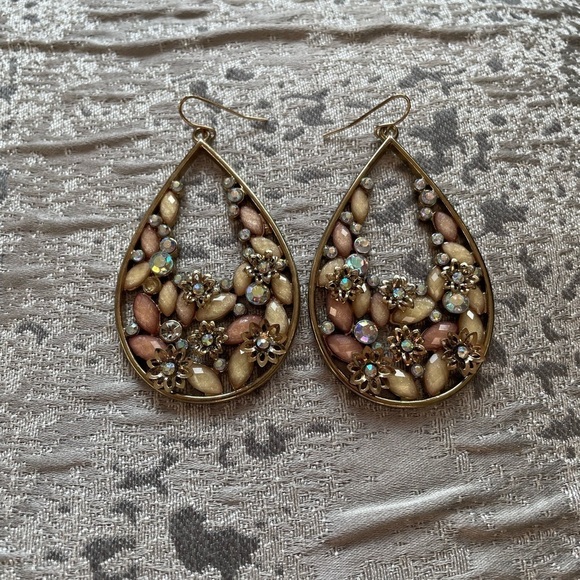 Earings - Picture 2 of 6